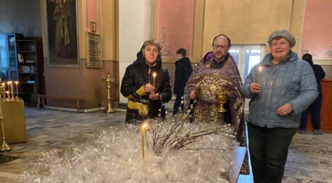 ОСВЯЩЕНИЕ КУЛИЧЕЙ ДЛЯ ВОИНОВ СВО