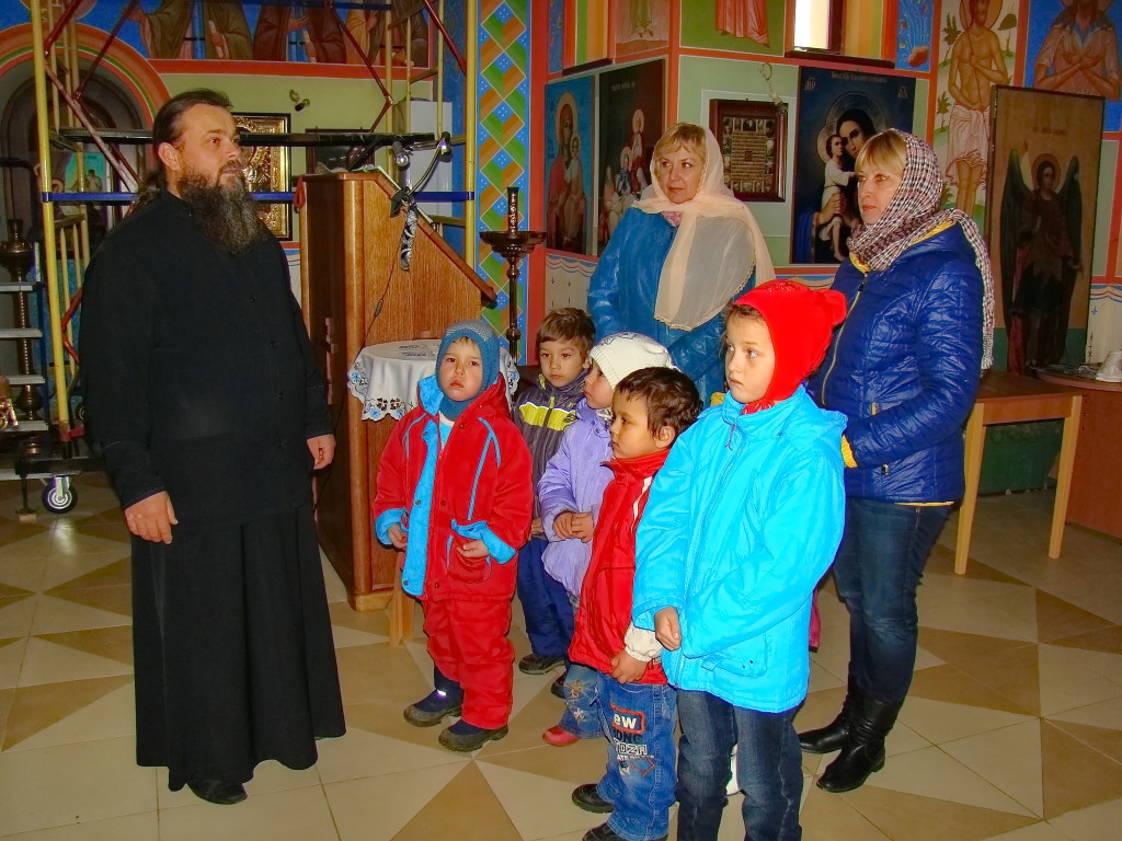 Экскурсия в Тихвинский храм д. Новомойгоры