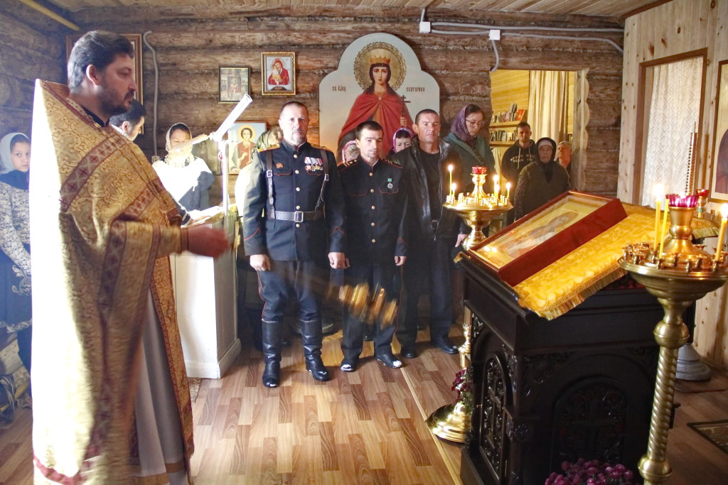 Икона великого князя Владимира доставлена в Михаило-Архангельский храм с Петрово